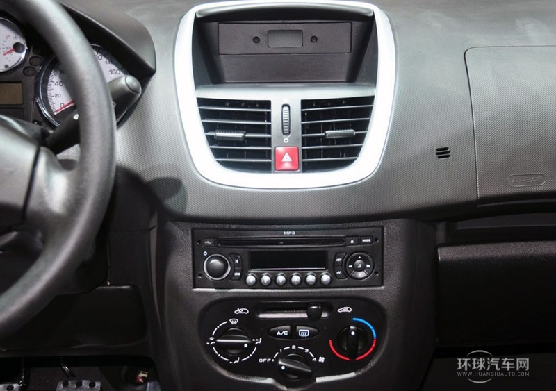 2013款 CROSS 1.6L 手動(dòng)馭樂型