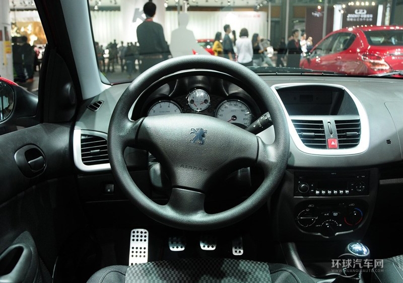 2013款 CROSS 1.6L 手動(dòng)馭樂型