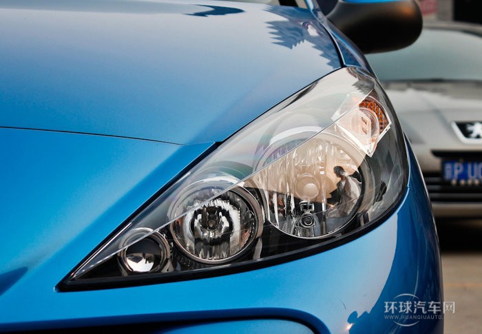 2011款 兩廂 1.6L 手動(dòng)馭樂版