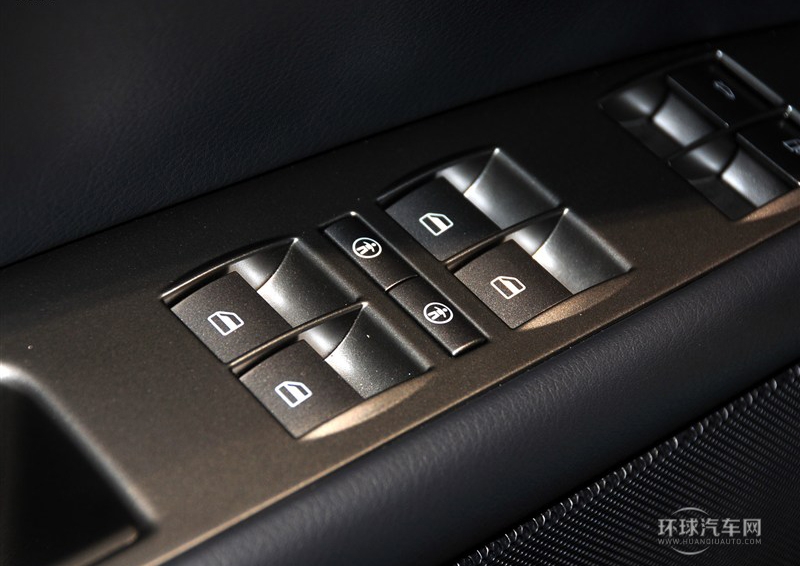 2012款 3.0L 商務(wù)型