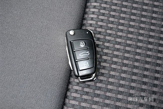 2015款 30 TFSI 進(jìn)取型