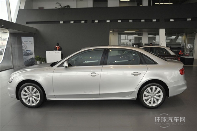 2013款 40 TFSI quattro個(gè)性運(yùn)動(dòng)型