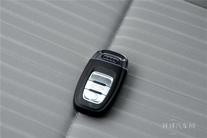 2013款 30 TFSI 自動(dòng)舒適型