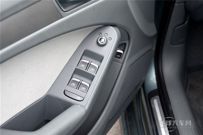 2013款 30 TFSI 自動舒適型