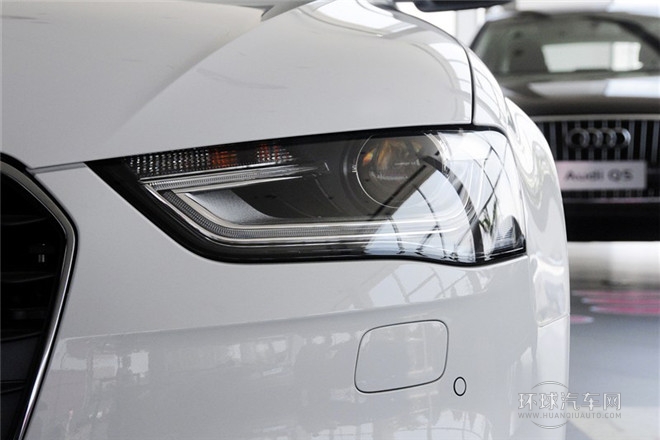 2015款 35 TFSI 自動標(biāo)準(zhǔn)型