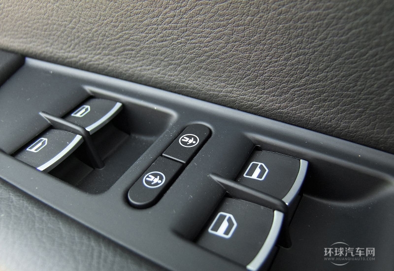 2011款 3.0TDI V6 柴油標(biāo)配型