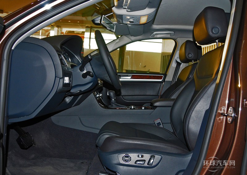 2011款 3.0TSI V6 標(biāo)配型