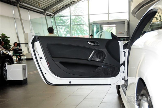 2013款 TT Coupe 45 TFSI 白色經(jīng)典版