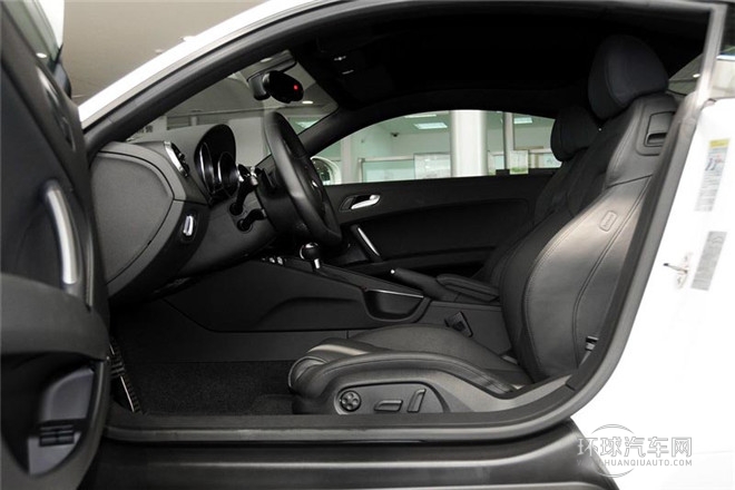2013款 TT Coupe 45 TFSI 白色經(jīng)典版
