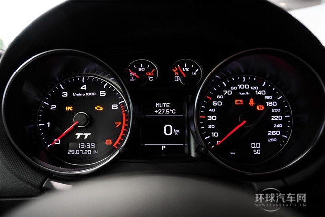 2013款 TT Coupe 45 TFSI 白色經(jīng)典版