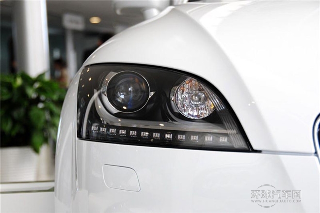 2013款 TT Coupe 45 TFSI 白色經(jīng)典版