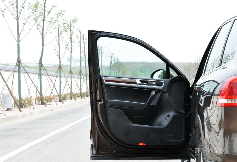 2013款 3.6L V6 越野增強(qiáng)高配型
