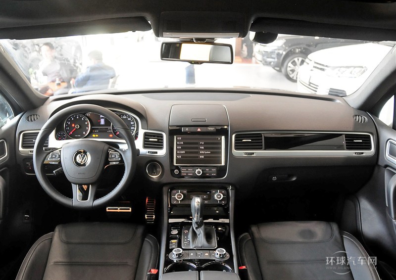 2014款 3.0TSI V6 黑色探險(xiǎn)者