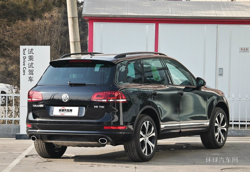 2014款 3.0TSI V6 黑色探險者
