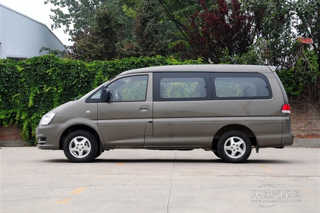 2014款 M5 Q3 2.0L 7座長(zhǎng)軸豪華型