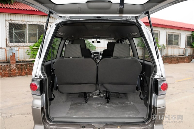 2014款 M5 Q7 2.0L 7座長(zhǎng)軸舒適型