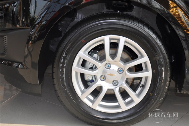 2013款 三廂 1.6L MT SX 風(fēng)尚影音版
