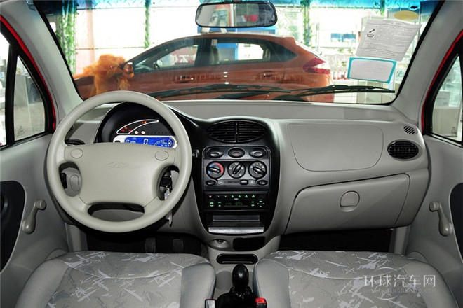 2012款 時(shí)尚版 1.0L 手動冠軍型