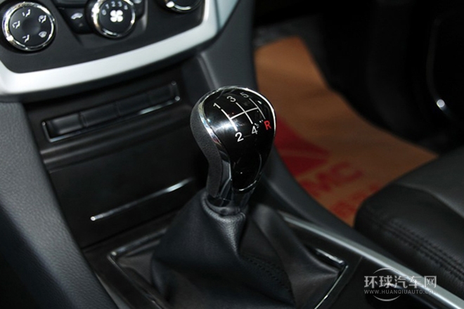 2013款 S350 2.4T 兩驅(qū)手動柴油豪華版5座