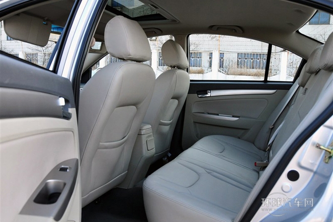 2012款 1.6L 手動(dòng)豪華型