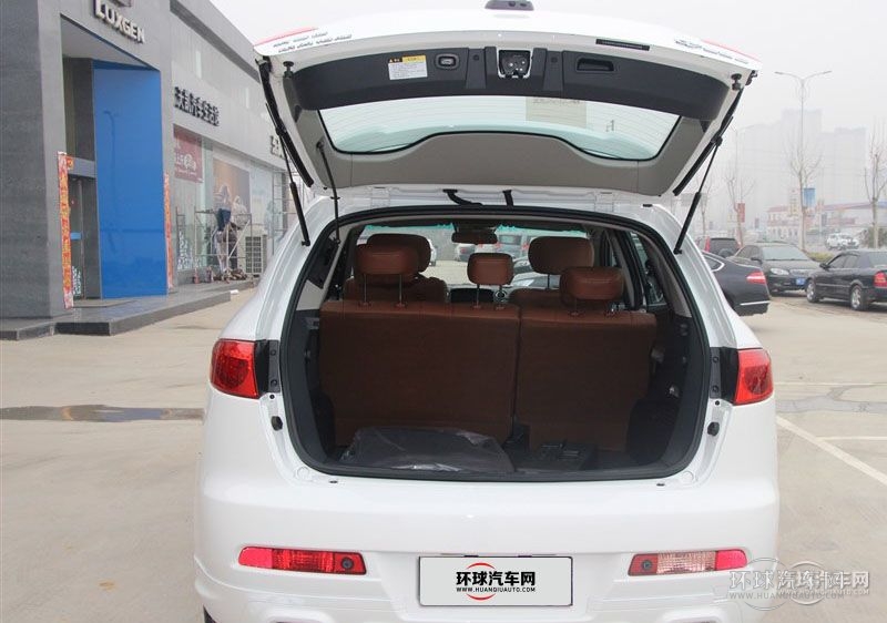 2014款 榮耀典藏版 2.2T 兩驅(qū)智慧型