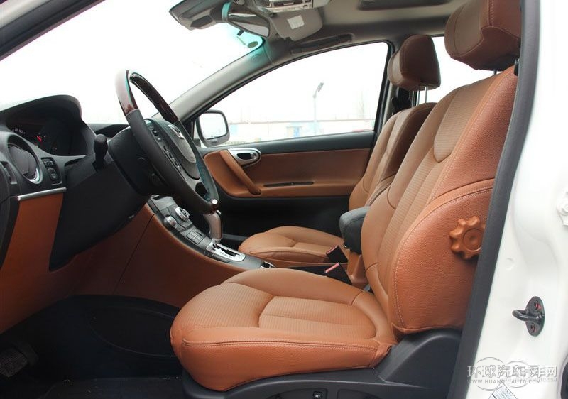 2014款 榮耀典藏版 2.2T 兩驅(qū)智慧型