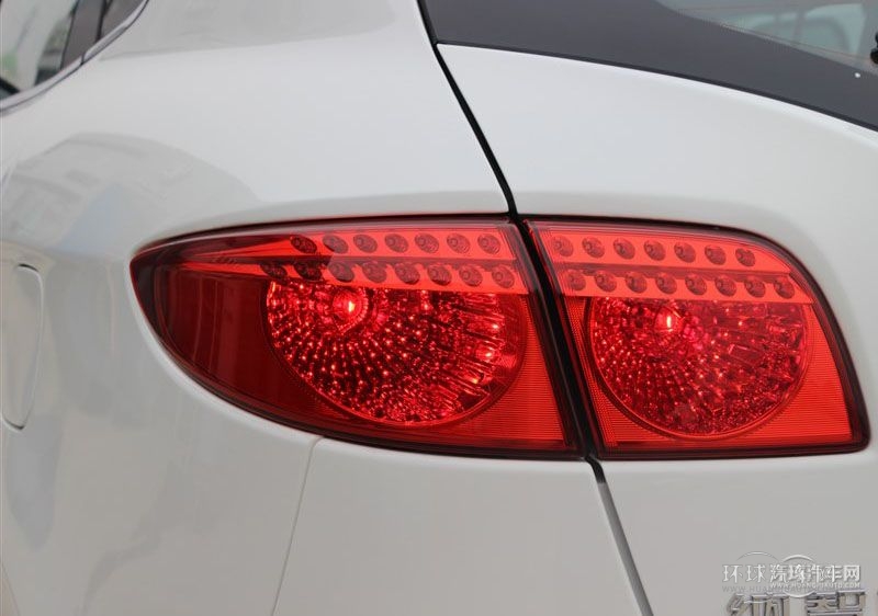 2014款 榮耀典藏版 2.2T 兩驅(qū)智慧型