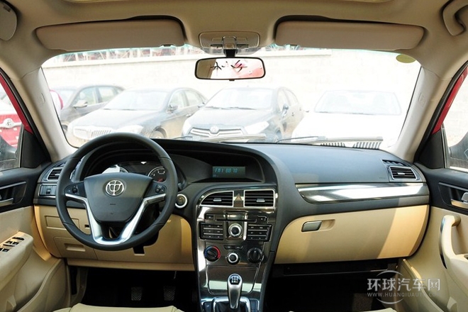 2012款 1.5T 手動兩驅(qū)豪華型