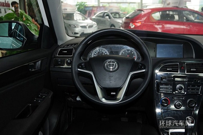 2012款 1.5T 手動兩驅(qū)運(yùn)動型