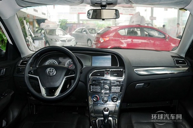 2012款 1.5T 手動兩驅(qū)運動型