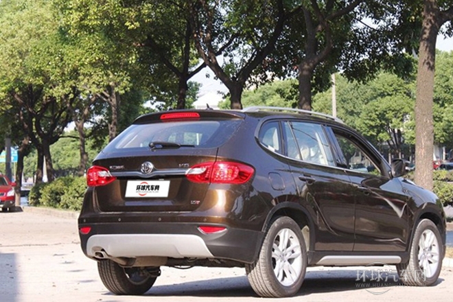 2012款 1.5T 自動四驅(qū)豪華型