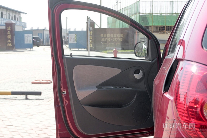 2011款 1.0L 手動(dòng)智尊型