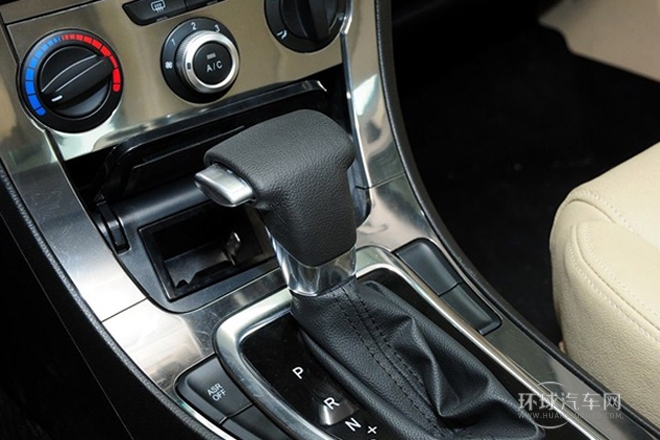 2012款 1.6L 自動(dòng)尊貴型