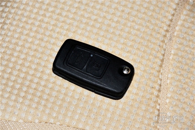 2010款 改款兩廂 1.6L 手動進(jìn)取型
