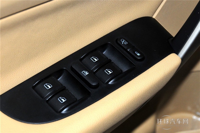 2010款 改款兩廂 1.6L 手動(dòng)進(jìn)取型