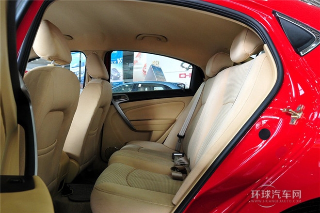 2010款 改款兩廂 1.6L 手動進(jìn)取型