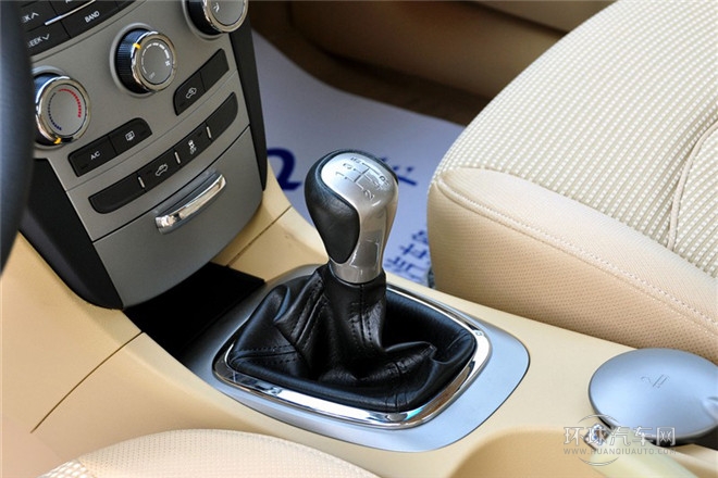 2010款 改款三廂 1.6L 手動(dòng)進(jìn)取型