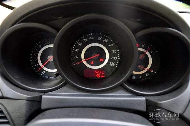 2010款 改款三廂 1.6L 手動(dòng)尊貴型