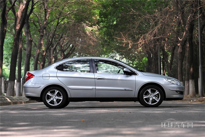 2010款 改款三廂 1.6L 手動(dòng)尊貴型