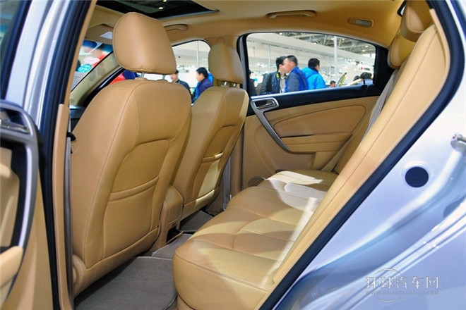 2010款 改款三廂 1.8L 自動(dòng)尊貴型
