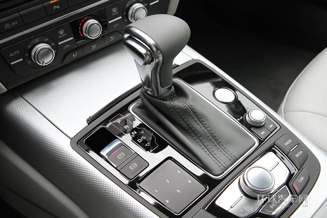 2014款 TFSI 標(biāo)準(zhǔn)型