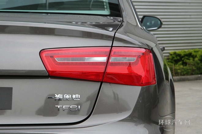 2014款 TFSI 標(biāo)準(zhǔn)型