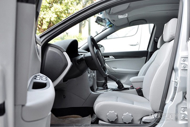2011款 1.8L 手動(dòng)舒適型