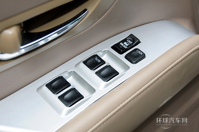 2013款 一代 2.4L 標(biāo)準(zhǔn)型