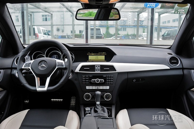 2012款C63 AMG Coupe動(dòng)感版