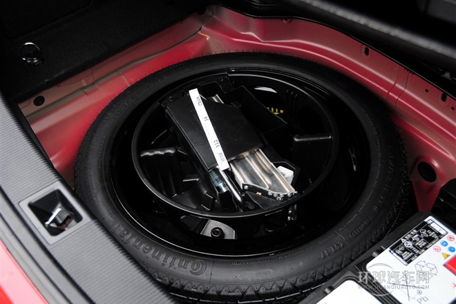 2012款C63 AMG Coupe動(dòng)感版