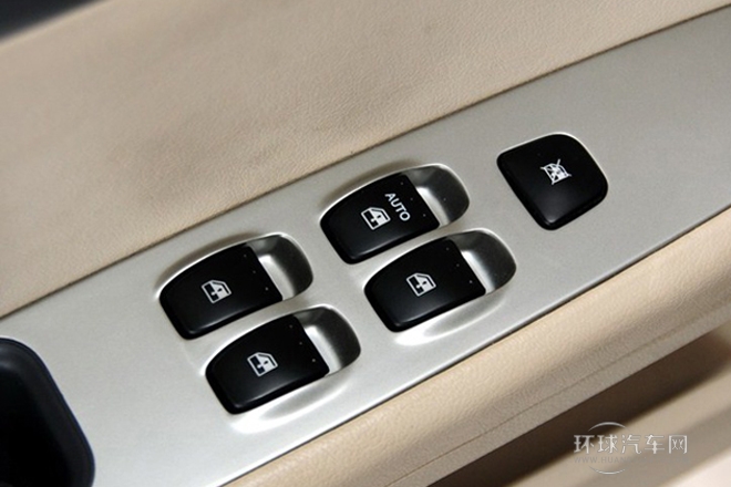 2011款 1.8T 手動豪華型