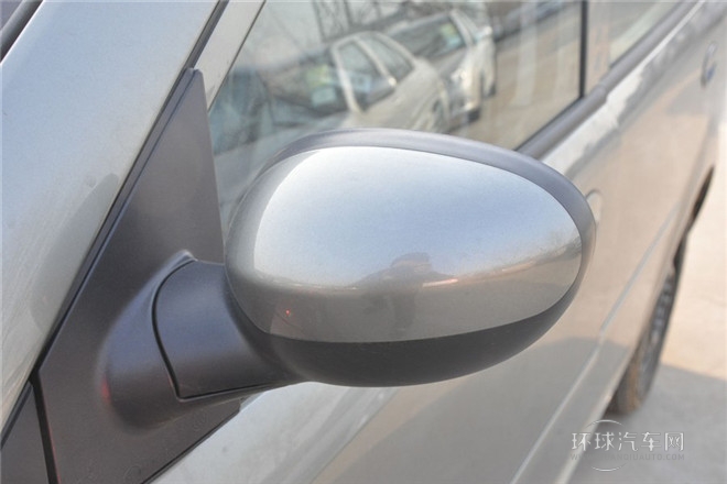 2012款 1.0L 手動標(biāo)準(zhǔn)型