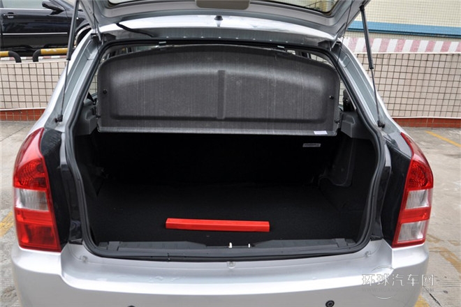 2012款 1.0L 手動(dòng)舒適型