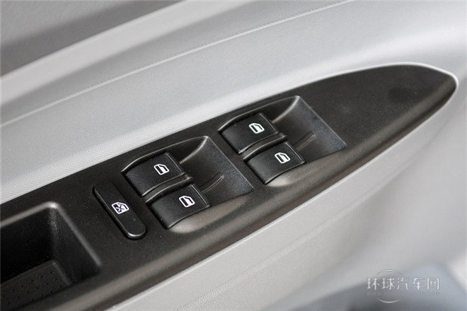 2012款 1.5L 手動(dòng)標(biāo)準(zhǔn)型
